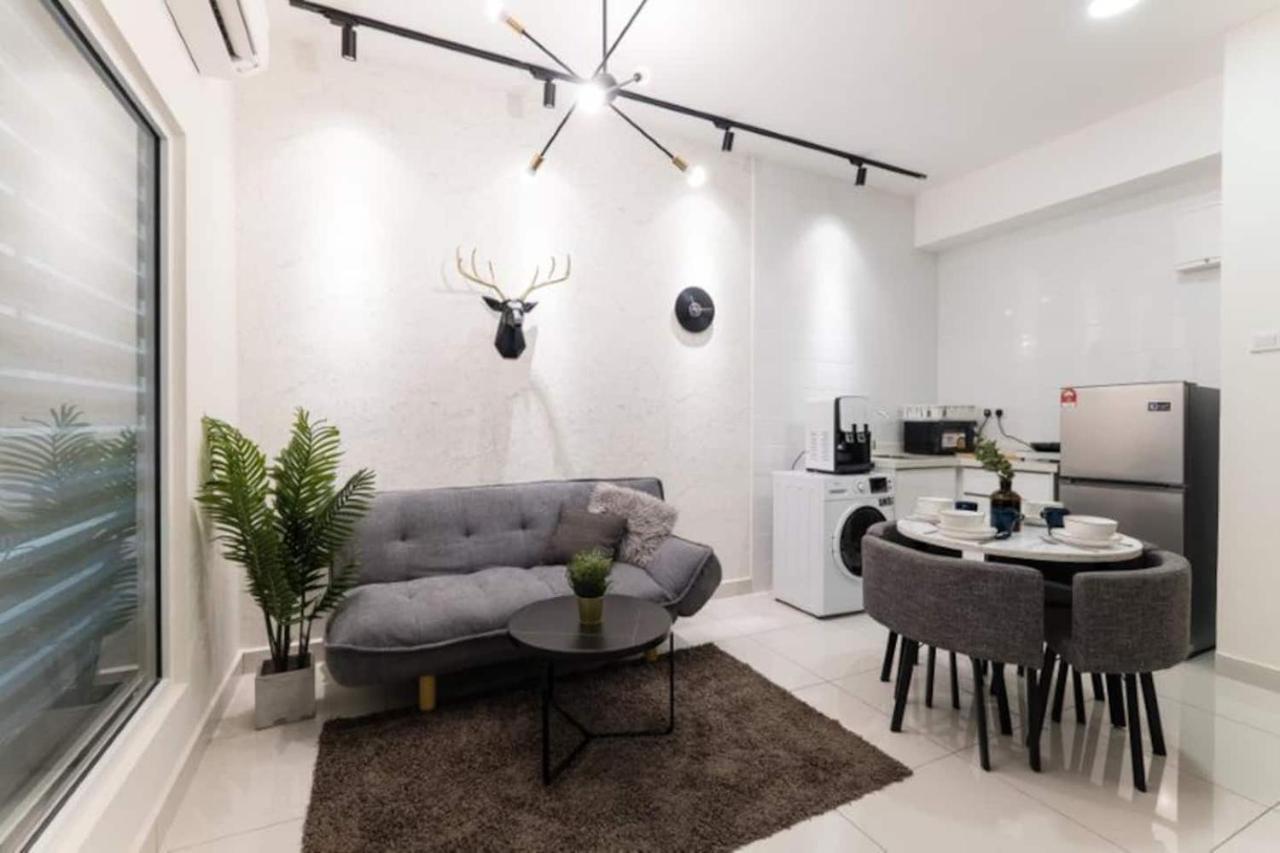 Апартаменти Arte Mont Kiara 3Pax Jacuzzi Pool Gym Near Mitec Matrade Куала-Лумпур Екстер'єр фото