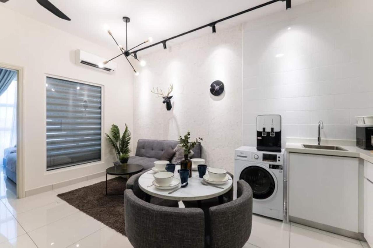 Апартаменти Arte Mont Kiara 3Pax Jacuzzi Pool Gym Near Mitec Matrade Куала-Лумпур Екстер'єр фото